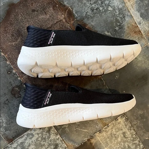 Like new Skechers | Go Walk Slip-Ins | Size 8 1/2 - Picture 10 of 16